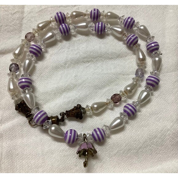 Necklace with Glass Beads & Umbrella Charm Magnetic Clasp - Picture 1 of 10